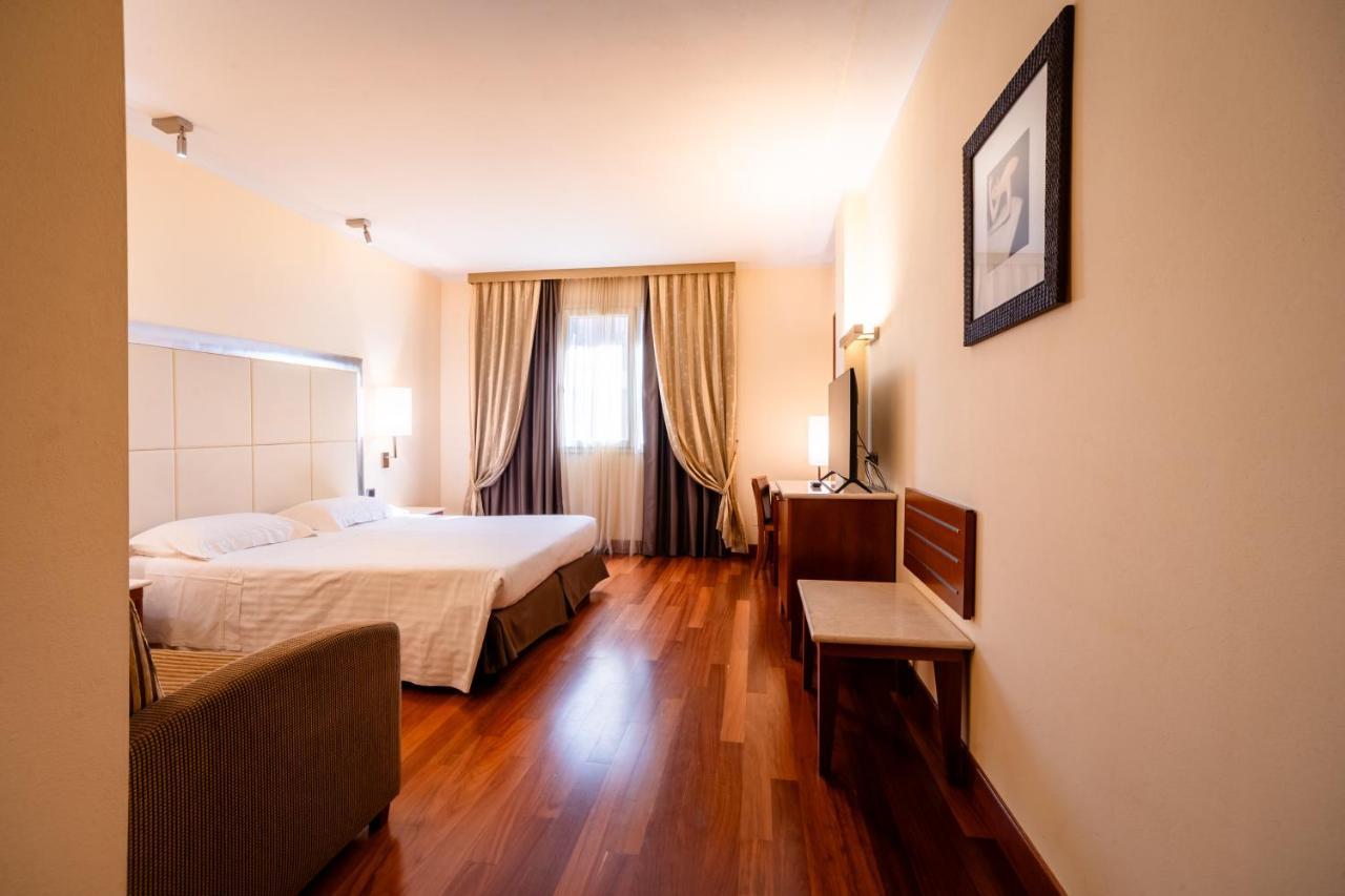 Hotel Airone - Ombrellone Incluso Al Bagno Dolce Vita A Marina Dal 1 Giugno Al 15 Settembre โกรเซตโต ภายนอก รูปภาพ