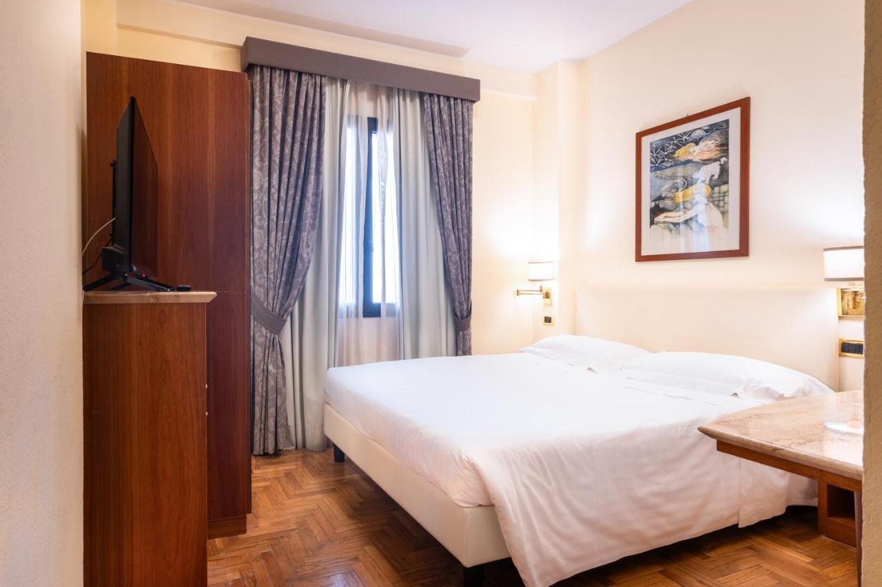 Hotel Airone - Ombrellone Incluso Al Bagno Dolce Vita A Marina Dal 1 Giugno Al 15 Settembre โกรเซตโต ห้อง รูปภาพ