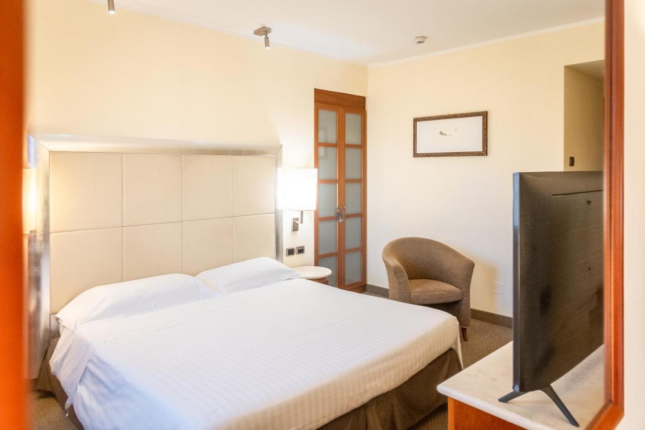 Hotel Airone - Ombrellone Incluso Al Bagno Dolce Vita A Marina Dal 1 Giugno Al 15 Settembre โกรเซตโต ภายนอก รูปภาพ