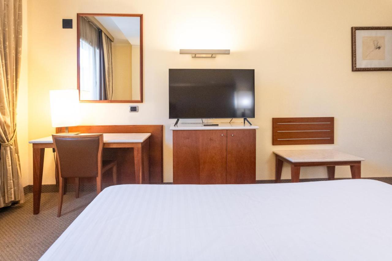 Hotel Airone - Ombrellone Incluso Al Bagno Dolce Vita A Marina Dal 1 Giugno Al 15 Settembre โกรเซตโต ภายนอก รูปภาพ