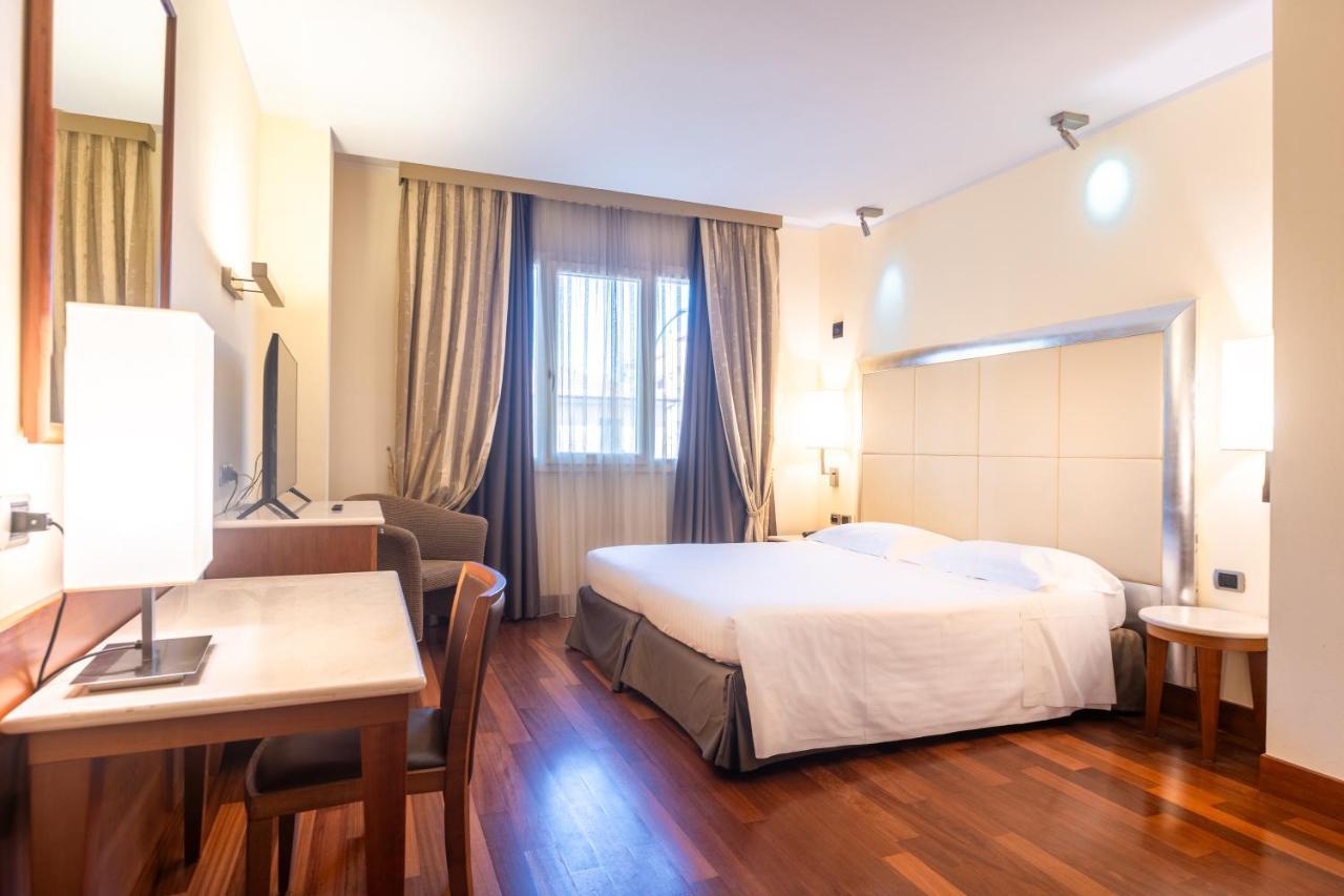 Hotel Airone - Ombrellone Incluso Al Bagno Dolce Vita A Marina Dal 1 Giugno Al 15 Settembre โกรเซตโต ภายนอก รูปภาพ