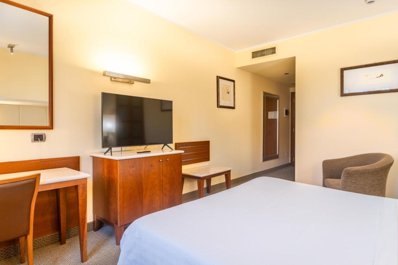 Hotel Airone - Ombrellone Incluso Al Bagno Dolce Vita A Marina Dal 1 Giugno Al 15 Settembre โกรเซตโต ภายนอก รูปภาพ