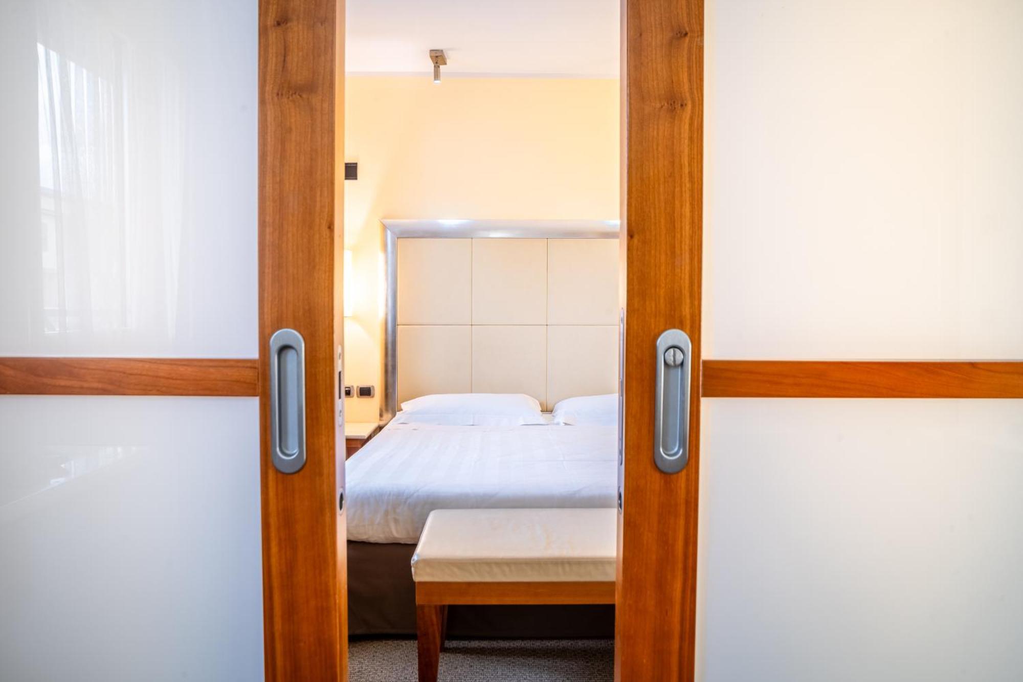 Hotel Airone - Ombrellone Incluso Al Bagno Dolce Vita A Marina Dal 1 Giugno Al 15 Settembre โกรเซตโต ภายนอก รูปภาพ