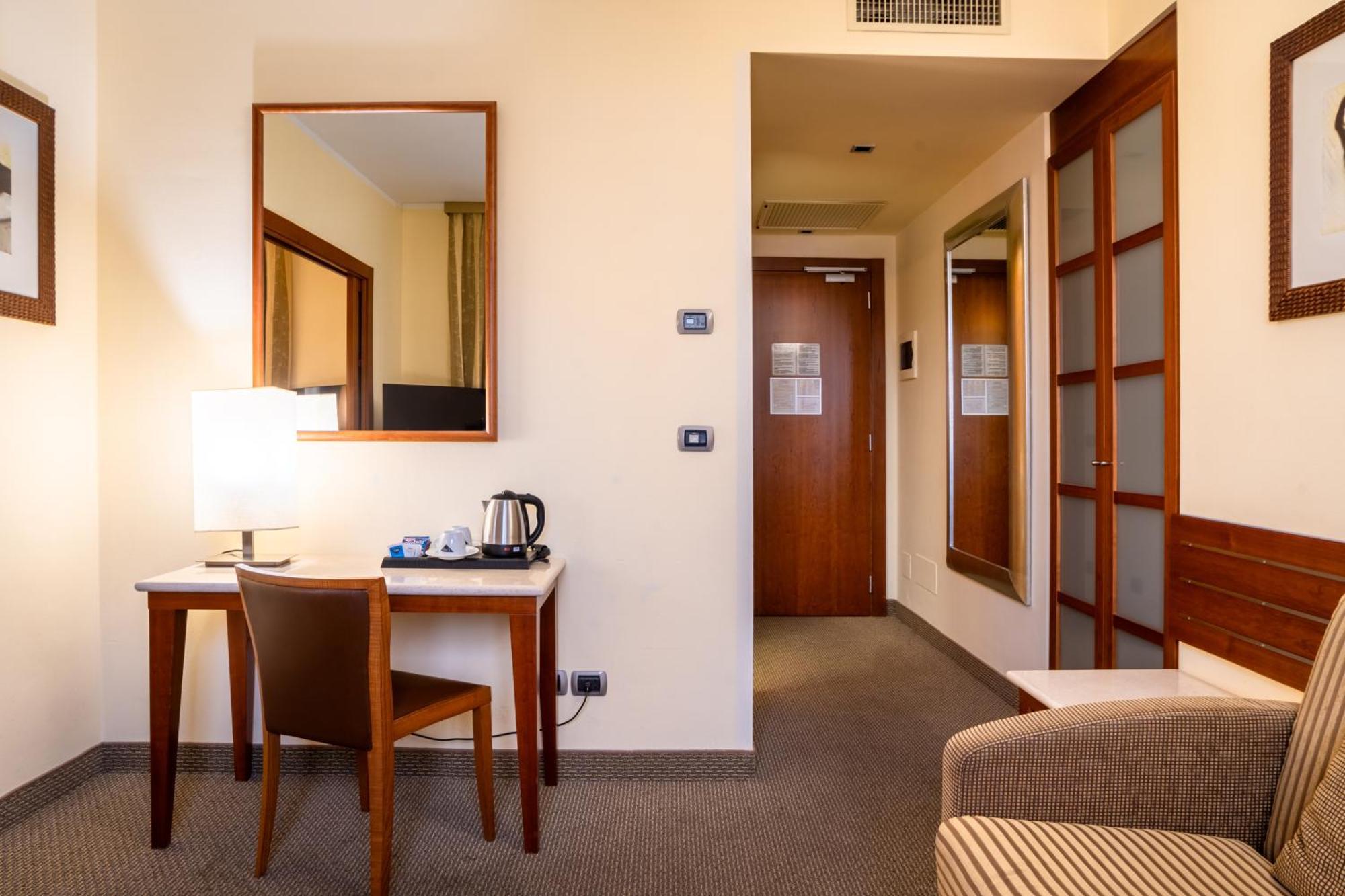 Hotel Airone - Ombrellone Incluso Al Bagno Dolce Vita A Marina Dal 1 Giugno Al 15 Settembre โกรเซตโต ภายนอก รูปภาพ