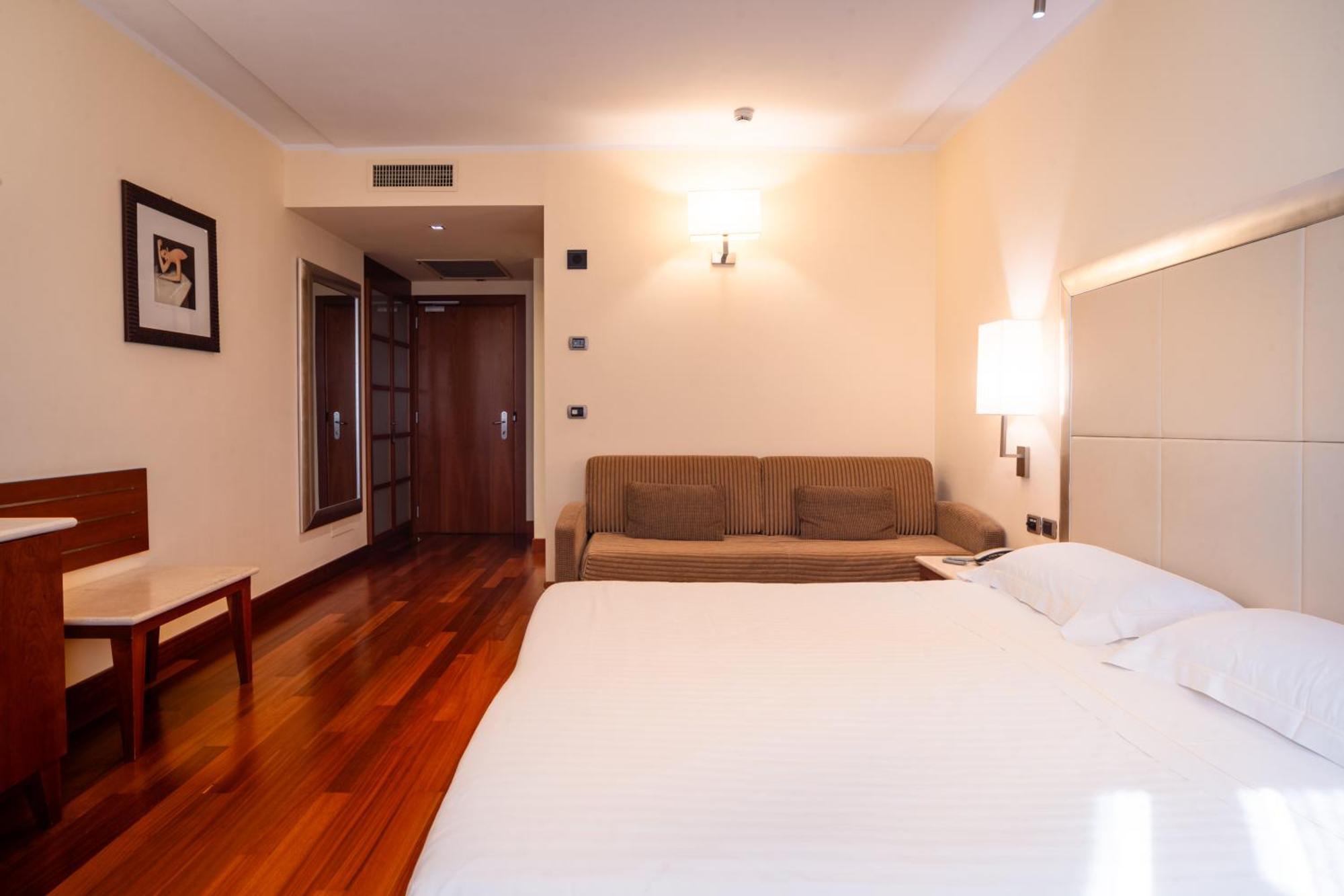 Hotel Airone - Ombrellone Incluso Al Bagno Dolce Vita A Marina Dal 1 Giugno Al 15 Settembre โกรเซตโต ภายนอก รูปภาพ