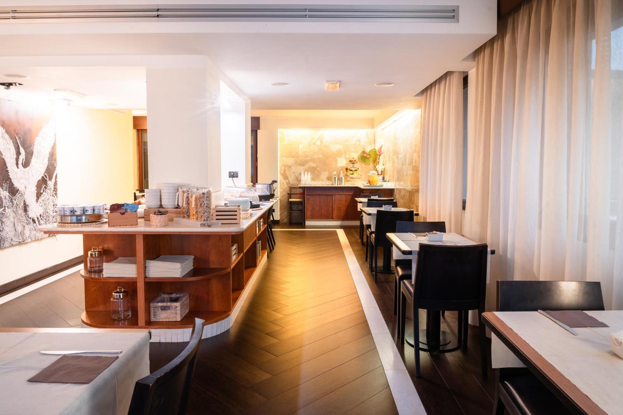 Hotel Airone - Ombrellone Incluso Al Bagno Dolce Vita A Marina Dal 1 Giugno Al 15 Settembre โกรเซตโต ภายนอก รูปภาพ