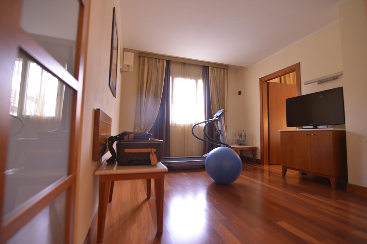Hotel Airone - Ombrellone Incluso Al Bagno Dolce Vita A Marina Dal 1 Giugno Al 15 Settembre โกรเซตโต ภายนอก รูปภาพ